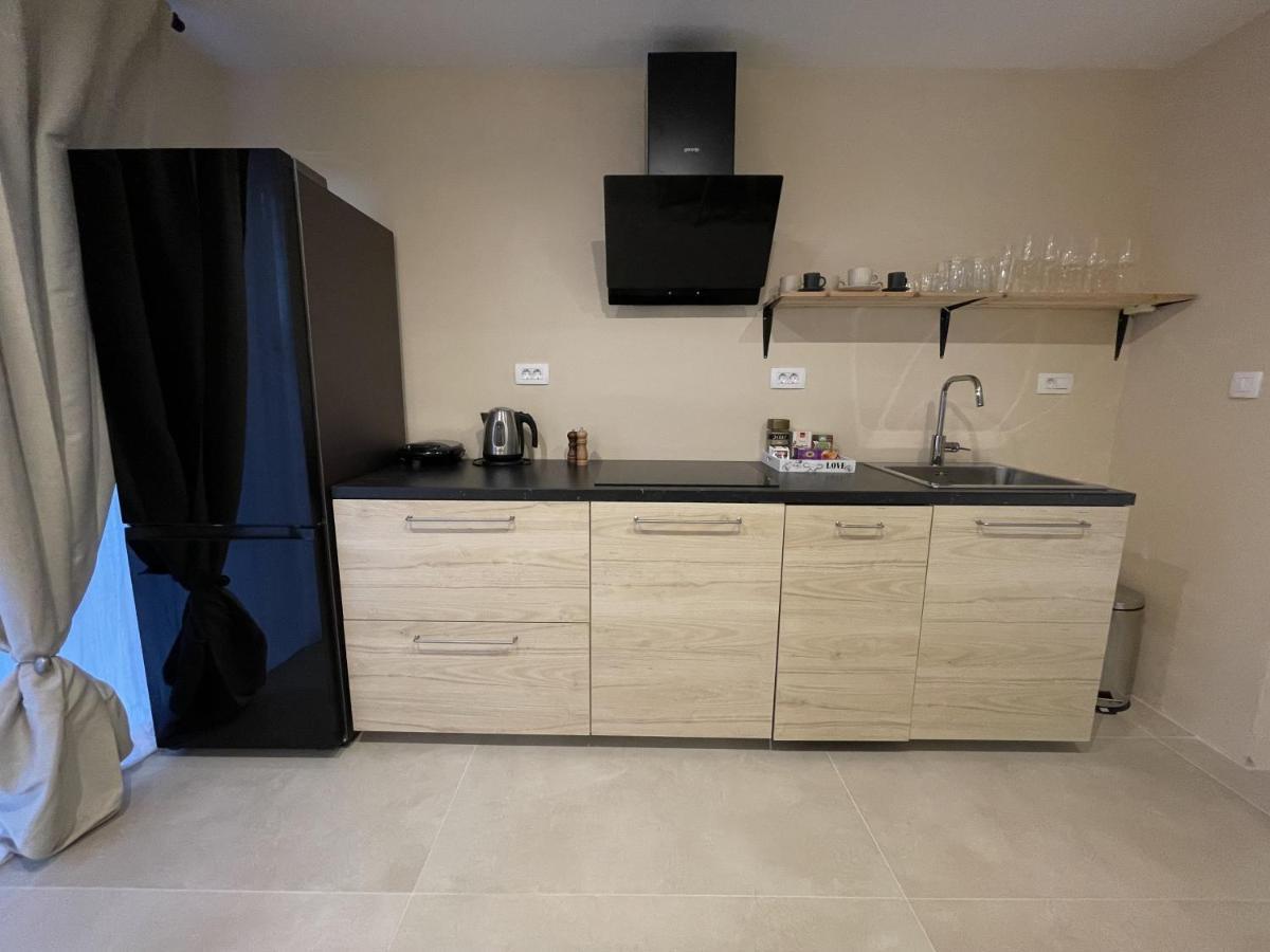 Cozy Apartment Matijas With Private Parking And Terrace สปลิท ภายนอก รูปภาพ